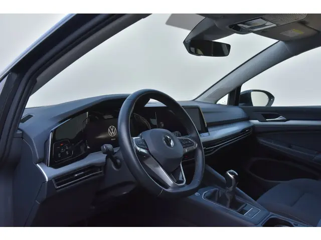 Volkswagen Golf 1.0 TSI Life 2023 Benzine 10