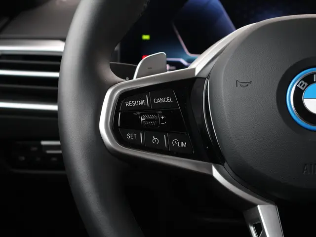 BMW 3 Serie 330e 2026 Hybride Benzine 18