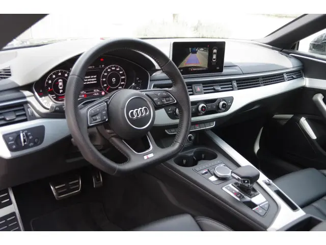 Audi A5 Coupé 2.0 TFSI ultra Launch Edition 2017 Benzine 9