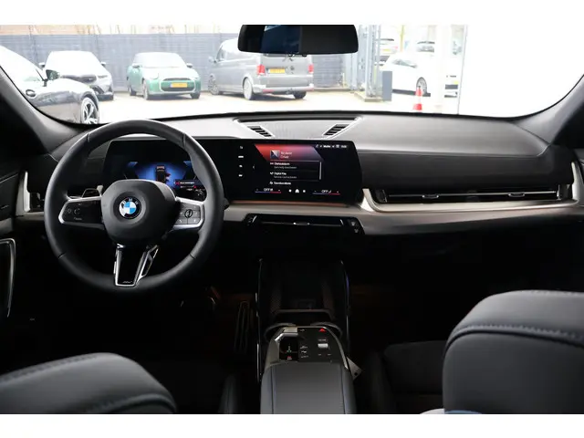 BMW X2 sDrive 20i 2025 Benzine 10