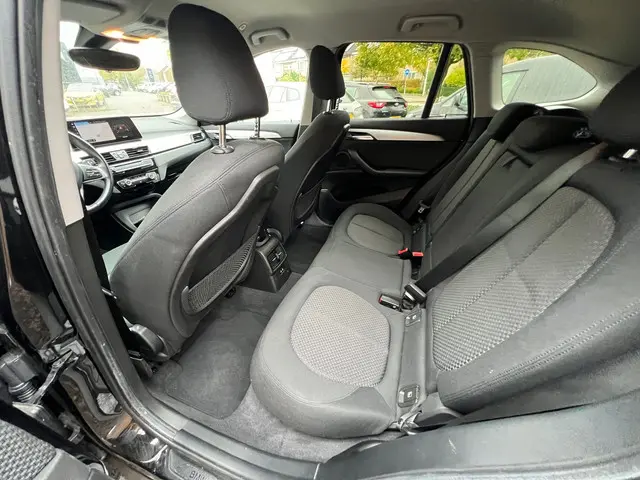 BMW X1 SDrive18i Executive Automaat 2020 Benzine 12