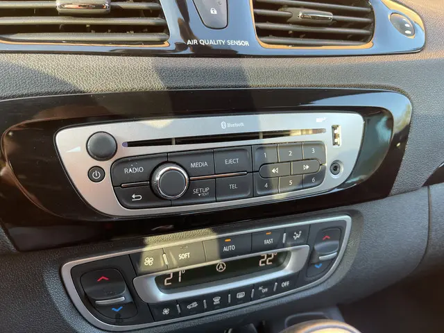 Renault Scénic 2.0 Bose 2013 Benzine 24