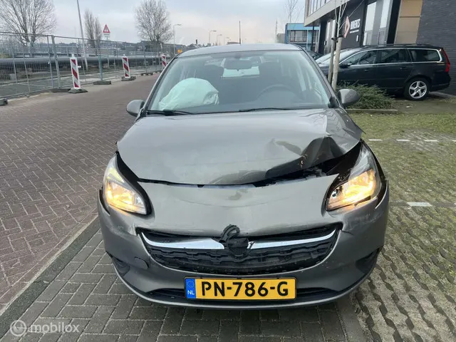 Opel Corsa 1.4 Cosmo Voorschade! 2015 Benzine 5