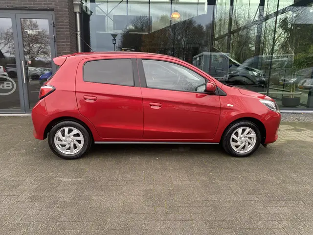 Mitsubishi Space Star 1.2 Intense 2021 Benzine 9