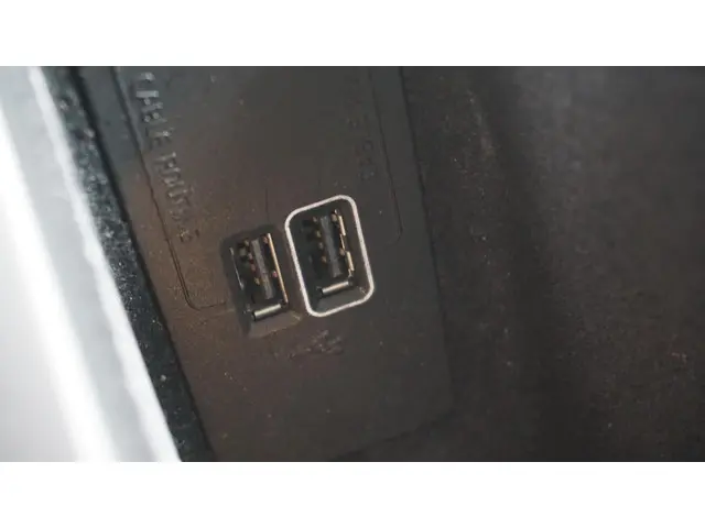 Volvo V60 2.0 T5 250pk R-Design 2019 Benzine 43