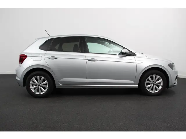 Volkswagen Polo 1.0 TSI 110pk Highline 2021 Benzine 8