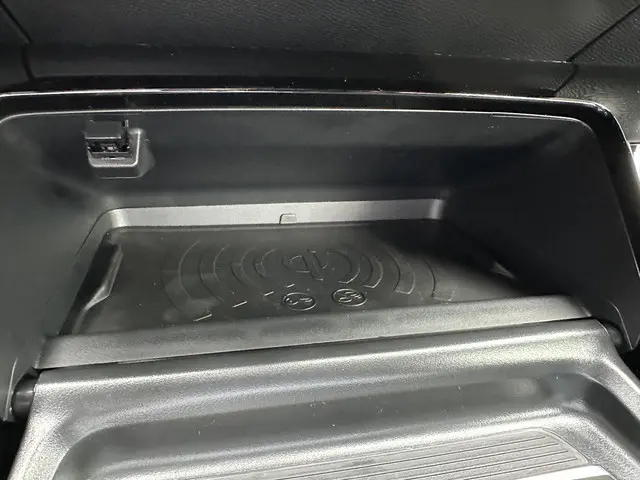 Peugeot 2008 1.2 Hybrid 145 GT 2025 Hybride Benzine 32