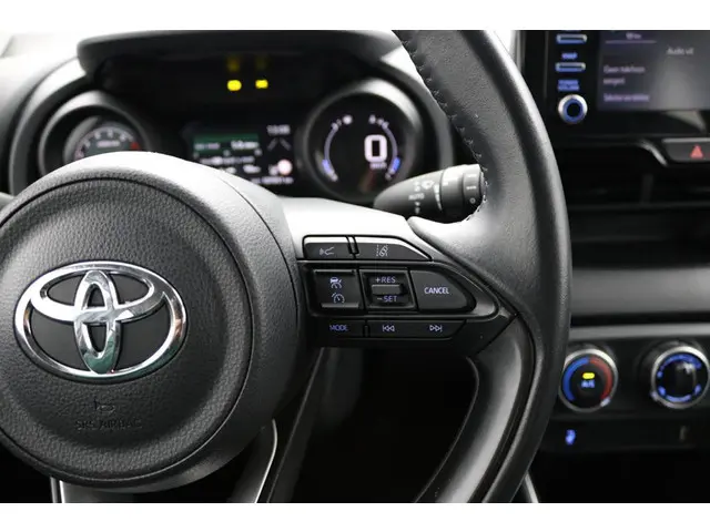 Toyota Yaris 1.5 VVT-i Dynamic 2021 Benzine 21