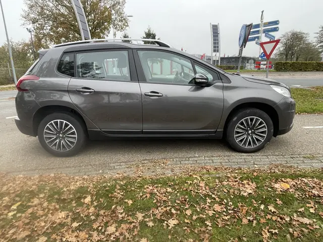 Peugeot 2008 1.2 PureTech Blue Lion 2016 Benzine 16