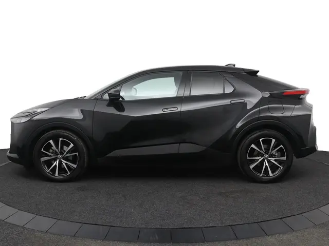 Toyota C-HR 1.8 Hybrid 140 Dynamic 2024 Hybride Benzine 3