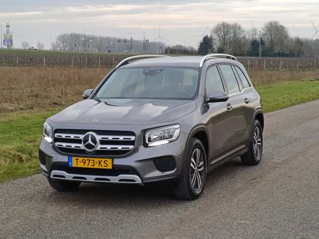 Mercedes-Benz GLB 200 Premium Plus 2022 Benzine 3