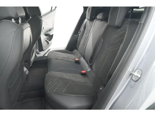 Peugeot 2008 PureTech 130 EAT8 GT 2024 Benzine 32