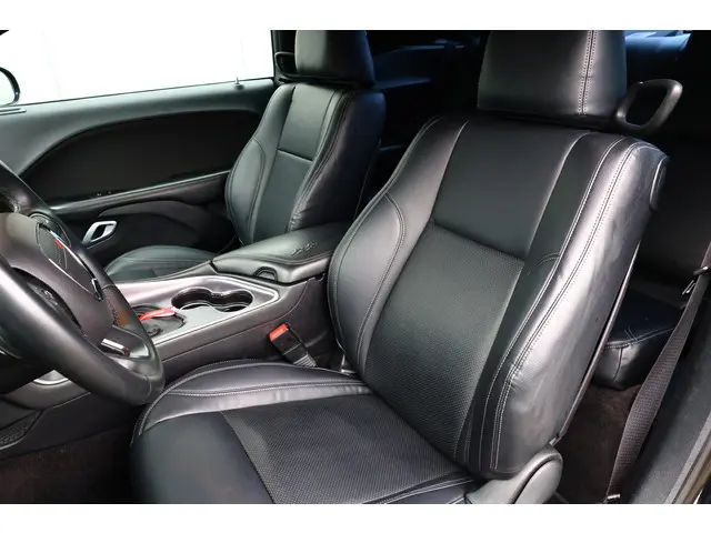Dodge Challenger DODGE R/T 5.7 V8 HEMI 2016 Benzine 24