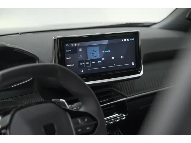 Peugeot 2008 PureTech 130 EAT8 Allure 2024 Benzine 54