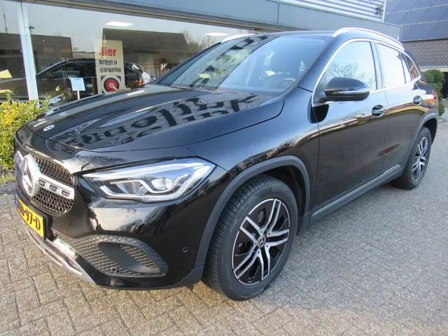 Mercedes-Benz GLA 3