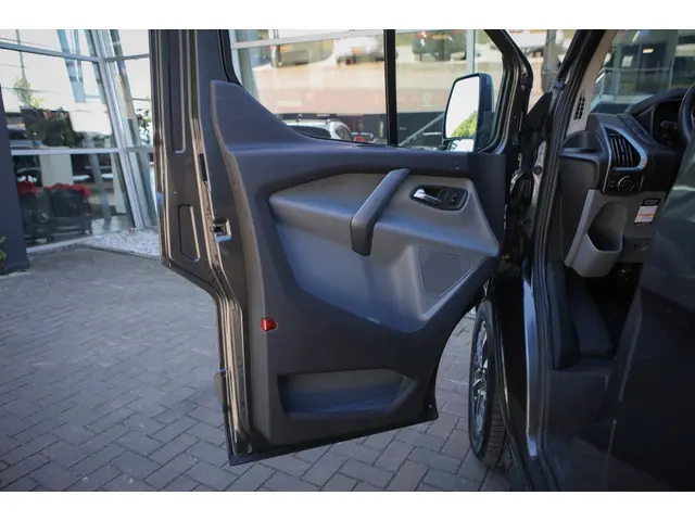 Ford Transit Custom 290 2.0 TDCI L2H1 Sp 2018 Diesel 4