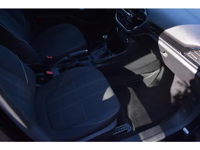 Ford Fiesta 1.1 Trend 2018 Benzine 38