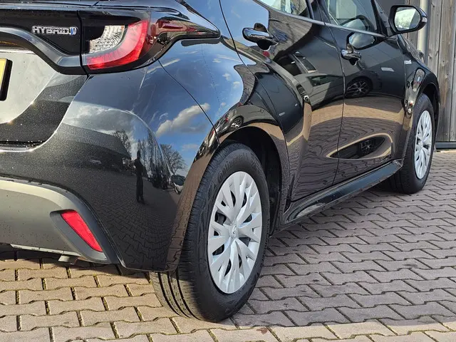 Toyota Yaris 1.5 Hybrid Active 2021 Hybride Benzine 31