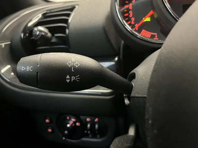 MINI Clubman 1.5 One Salt Business 2018 Benzine 27