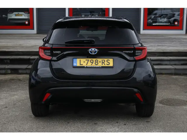 Toyota Yaris 1.5 Hybrid Executive 2021 Hybride Benzine 6