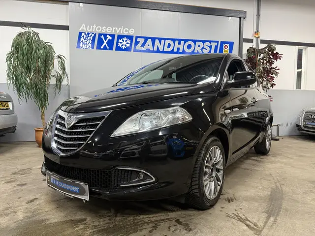 Lancia Ypsilon 0.9 TwinAir Gold 2013 Benzine 1