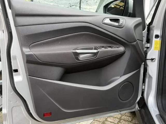 Ford C-MAX 1.0 Titanium 2015 Benzine 22