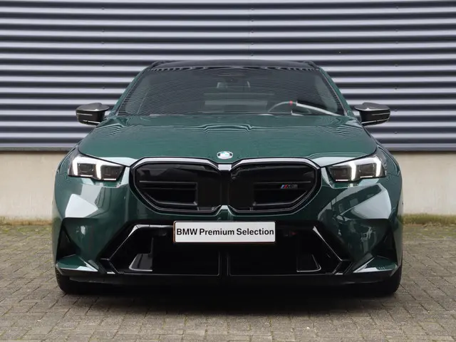 BMW M5 Touring 2025 Hybride Benzine 3