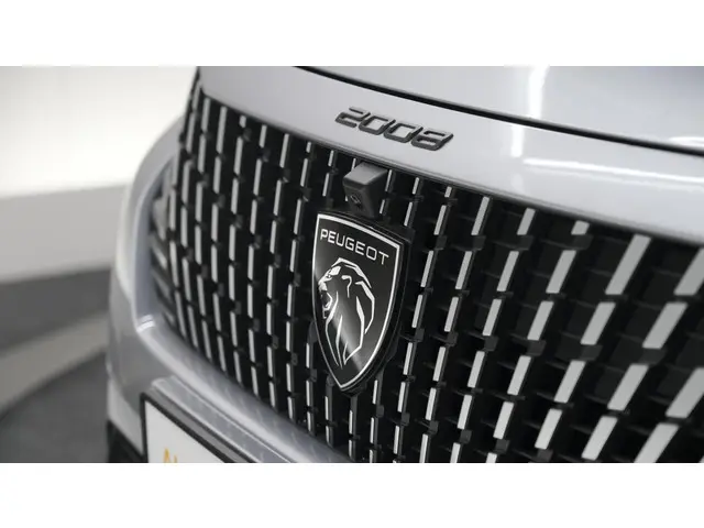 Peugeot 2008 PureTech 130 EAT8 GT 2024 Benzine 18