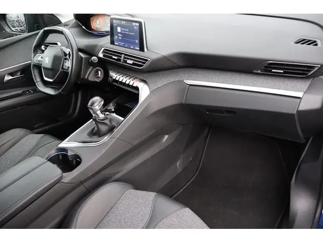 Peugeot 3008 1.2 PureTech Allure 2019 Benzine 8