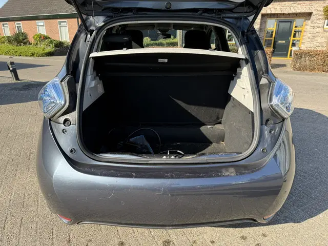 Renault ZOE R90 BOSE 41KWH 2018 Elektrisch 9