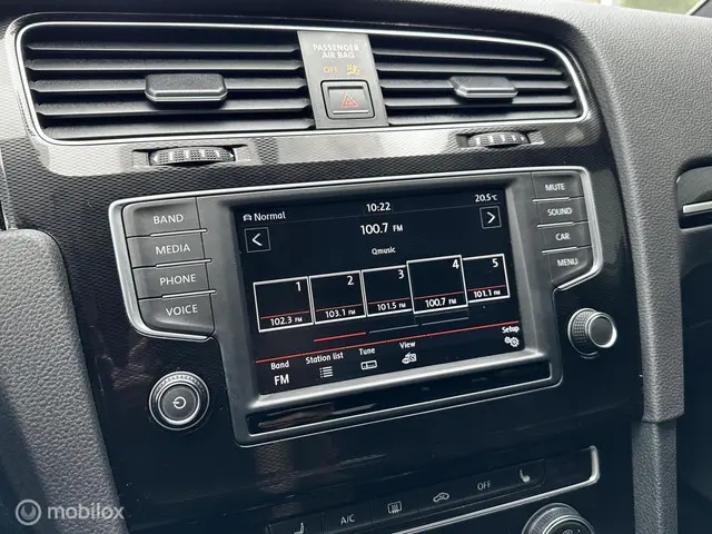 Volkswagen Golf 2.0 GTI AIRCO/CAMERA/MF-STUUR 2017 Benzine 17