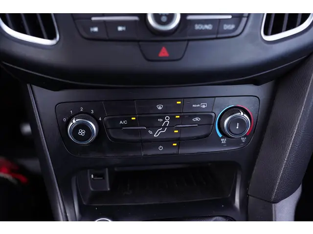 Ford Focus Wagon 1.0 Trend 2016 Benzine 40