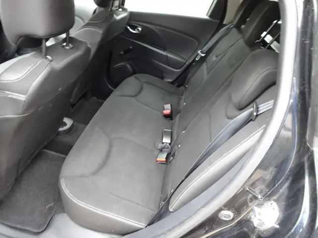 Renault Clio Estate 1.2-16V Collection 2014 Benzine 13