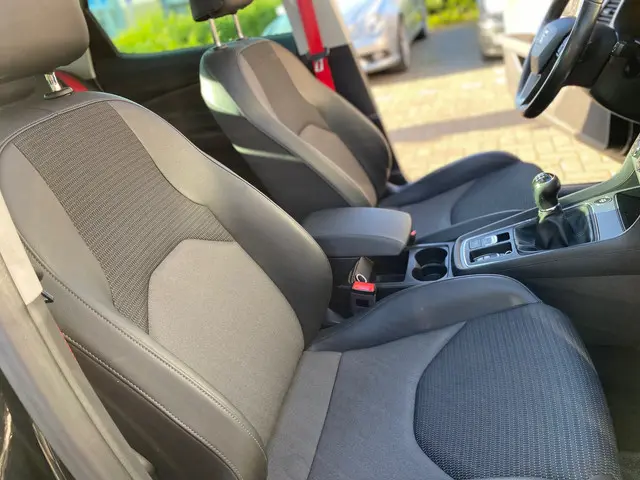 SEAT Leon FR Pano Leder Akrapovic Dynaudio 2018 Benzine 21