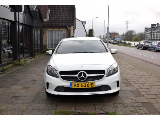 Mercedes-Benz A-Klasse 160 2016 Benzine 24