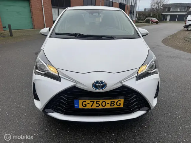 Toyota Yaris 2