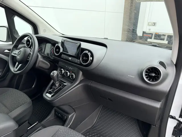 Mercedes-Benz eCitan 112 Pro 2023 Elektrisch 9