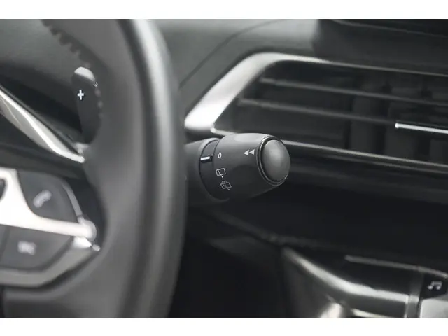 Peugeot 5008 PureTech 130 EAT8 Active Pack 2023 Benzine 38