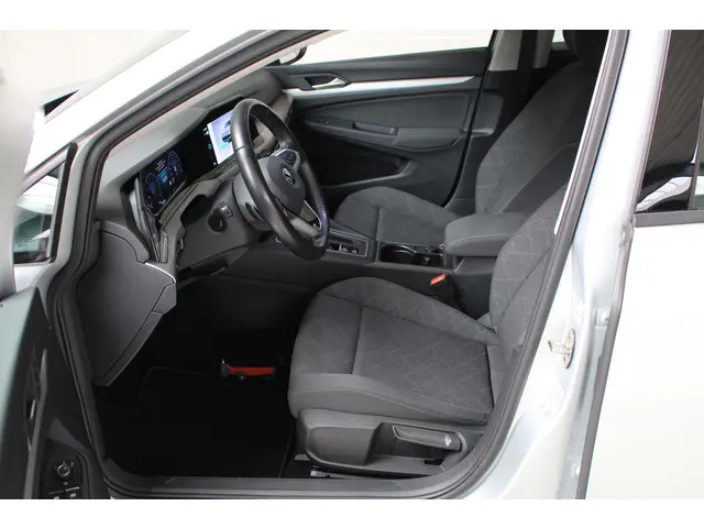 Volkswagen Golf 1.0 eTSI Life DSG 2021 Hybride Benzine 12
