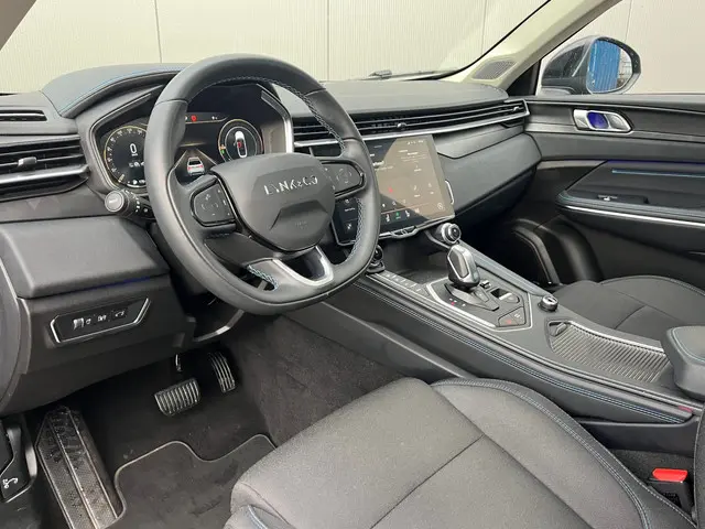 Lynk & Co 01 1.5 Pano / Key Less / NAP 2023 Hybride Benzine 9