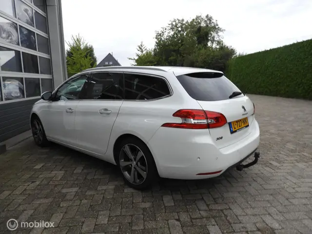 Peugeot 308 SW 1.2 e-THP Première 2014 Benzine 11