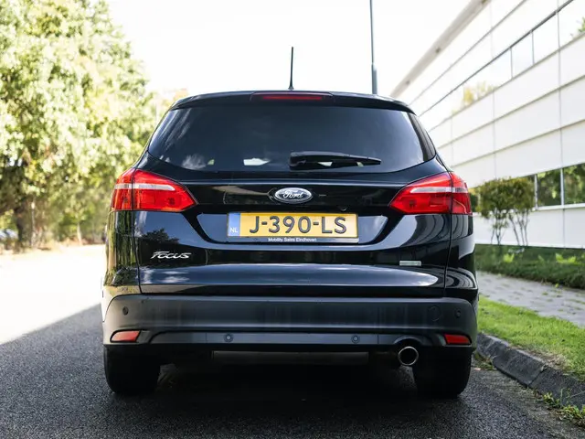 Ford Focus Wagon 1.5 Titanium. FULL OPTIES !!! 2017 Benzine 6