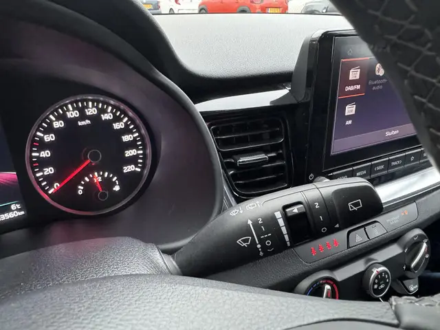 Kia Stonic 1.0 T-GDi MHEV DynamicLine 2023 Benzine 28