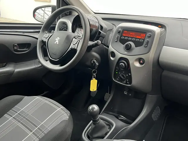 Peugeot 108 e-VTi Active 2018 Benzine 22