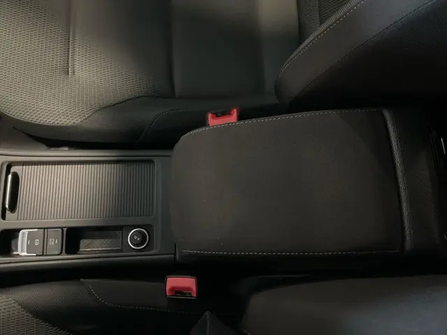 Volkswagen Golf 1.0 TSI Comfortline 2017 Benzine 37