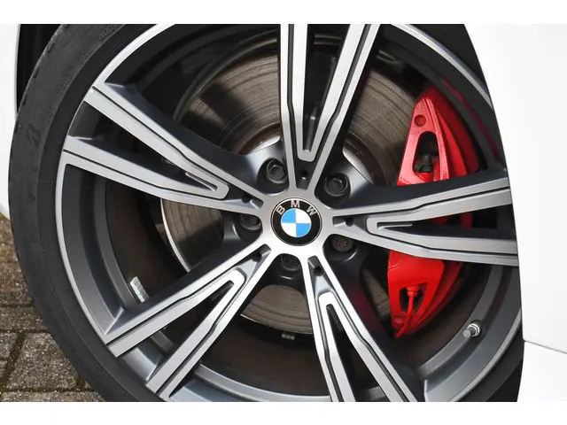 BMW 3 Serie Touring 330e M-Sport 2020 Hybride Benzine 71
