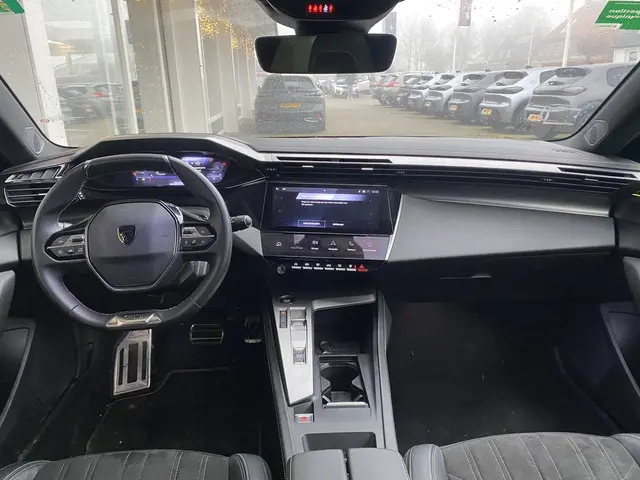 Peugeot 408 1.6 HYbrid GT 180 EAT8 2024 Hybride Benzine 4