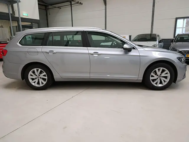 Volkswagen Passat Variant 1.5 TSI Business 2021 Benzine 14