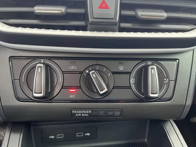 SEAT Ibiza 1.0 TSI Style Business Connect 2024 Benzine 21
