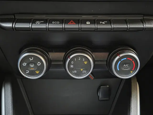 Dacia Duster 1.0 TCe Prestige 2021 Benzine 35